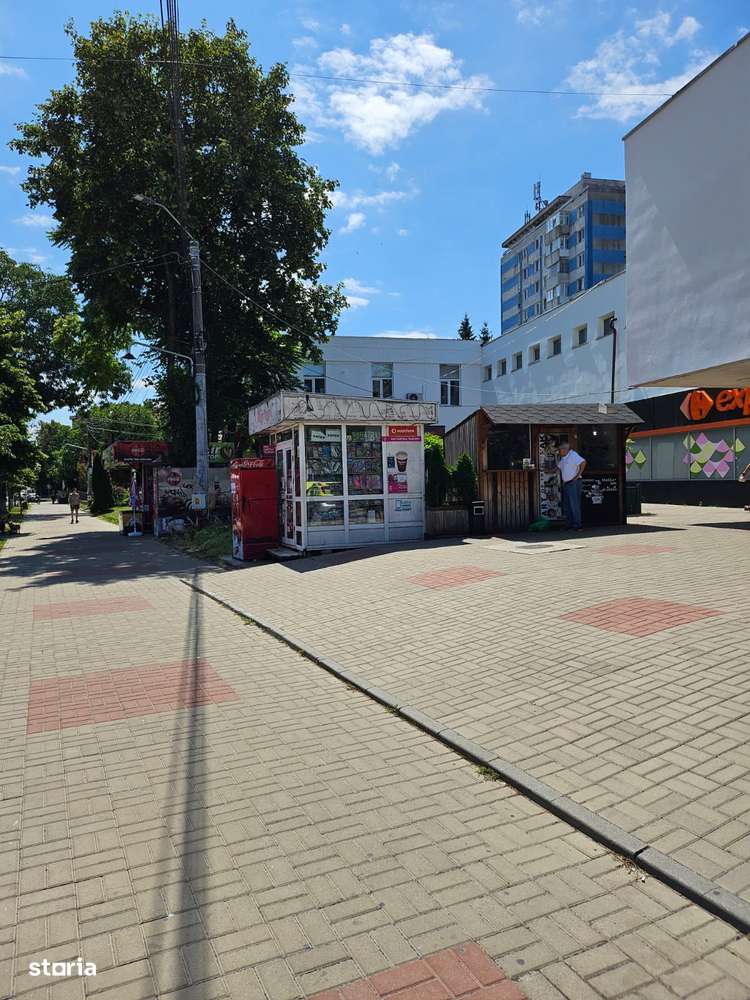 Chioșc de vânzare în zonă cu vad - Imagine principală: 1/3