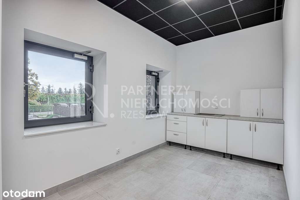 Nowoczesny Lokal W Świetnej Lokalizacji-2