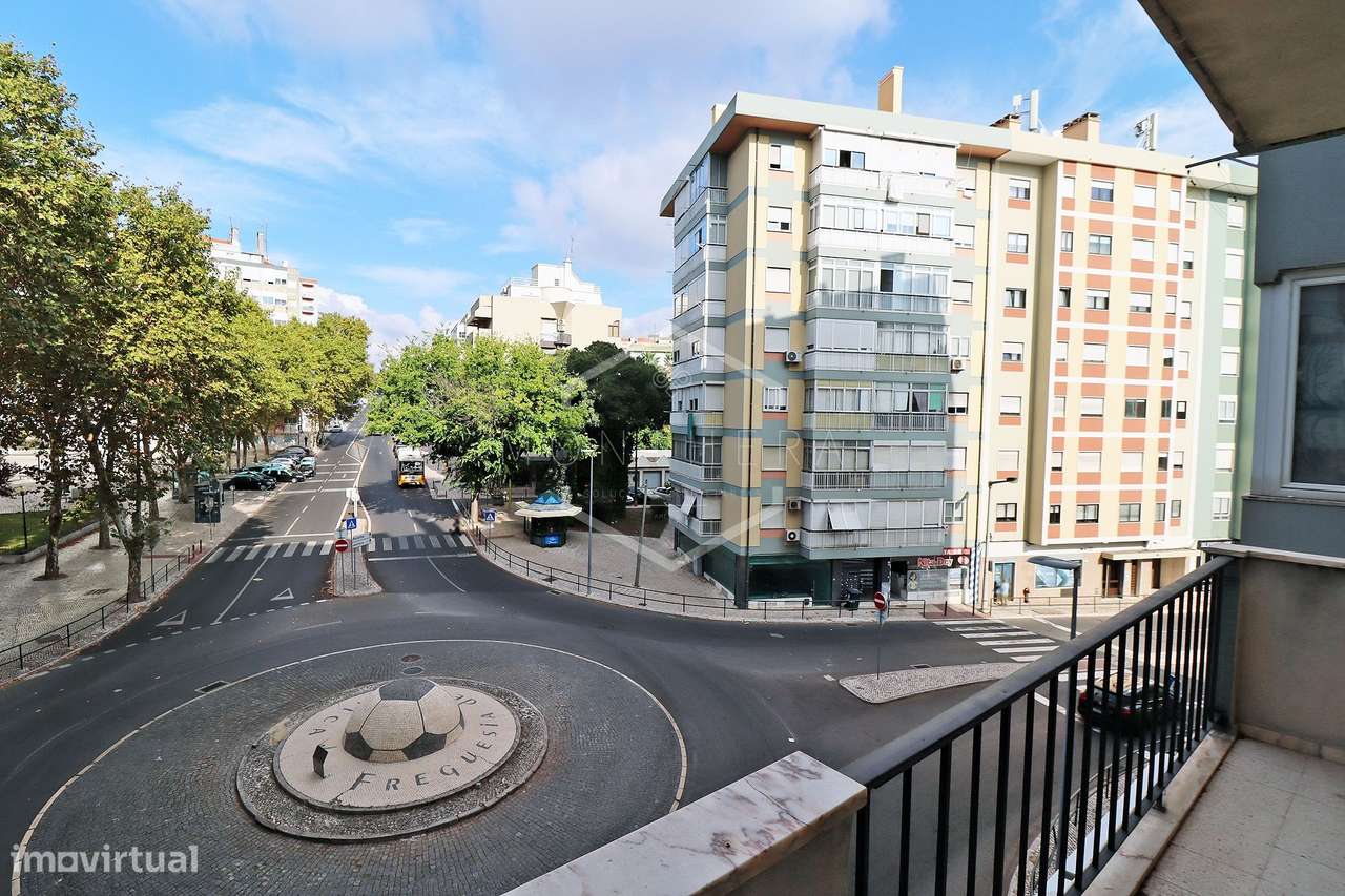 Apartamento T3 totalmente remodelado em Benfica, Lisboa-11