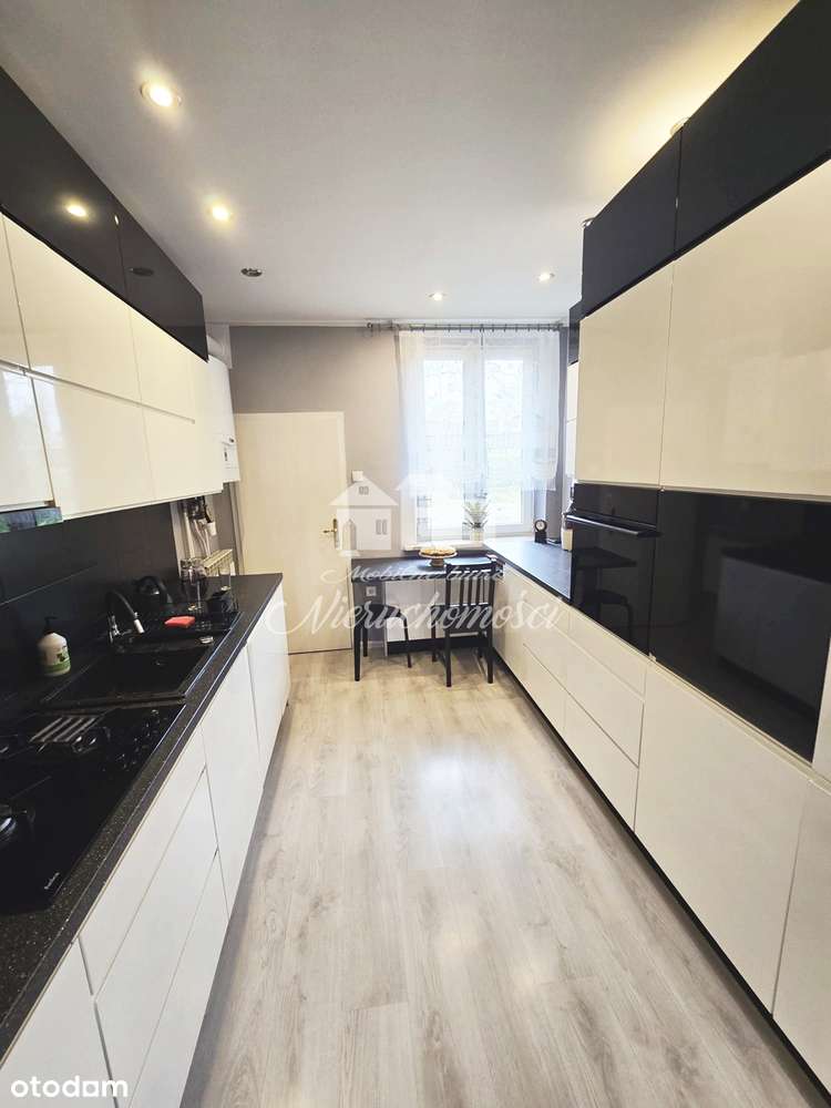 Przestronny dom z ogródkiem i dobrym dojazdem-7