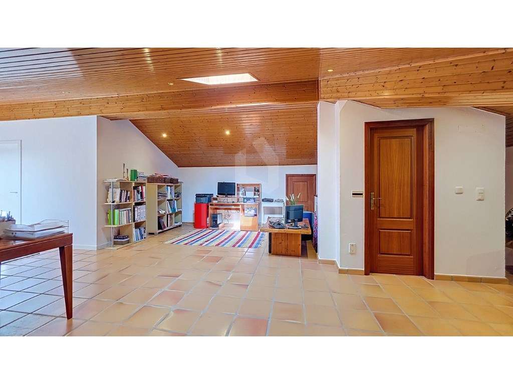 Moradia T4 isolada, usada, Encarnação - Mafra-32