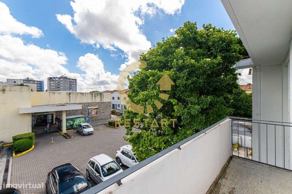 Moradia T11 Remodelada – Venda com Rendimento Garantido – Santa Luzia,-47