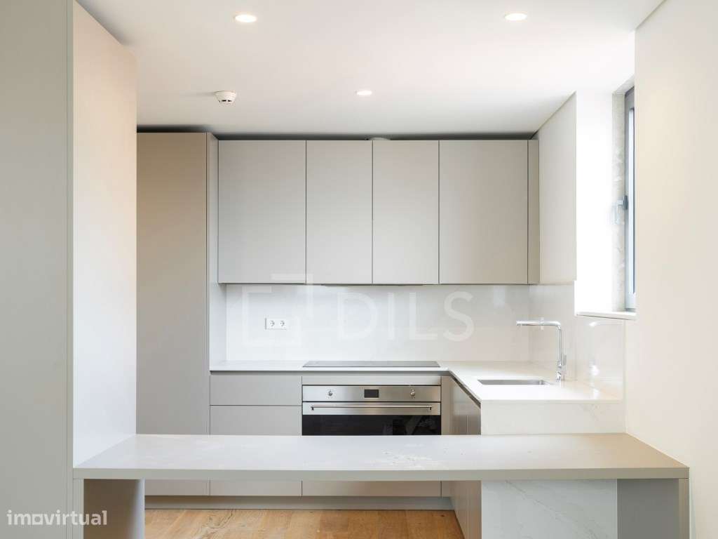 Apartamento T4, novo, com 3 lugares de estacionamento e arrecadação... - Grande imagem: 2/20