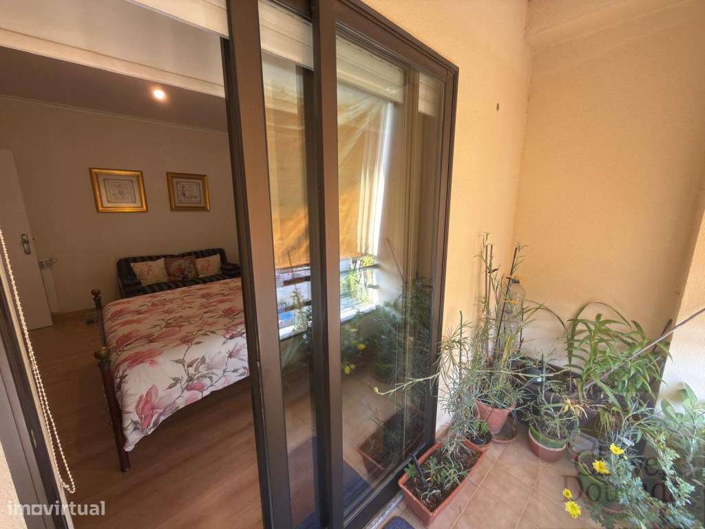 Apartamento T3+3 com garagem e sótão - São Martinho do Bispo-21
