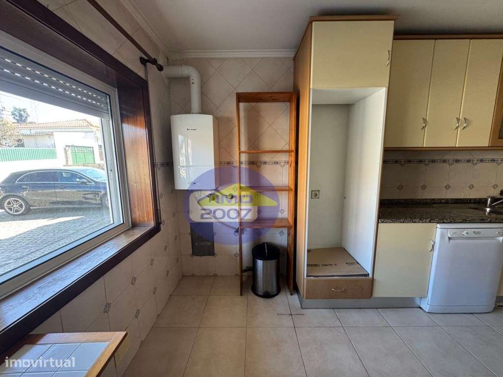 Apartamento T3 com terraço em Paços de Brandão-9