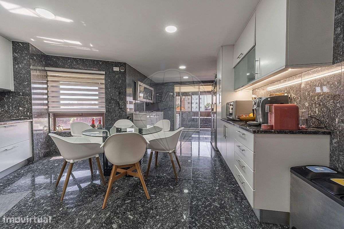 Apartamento T4 para venda-24