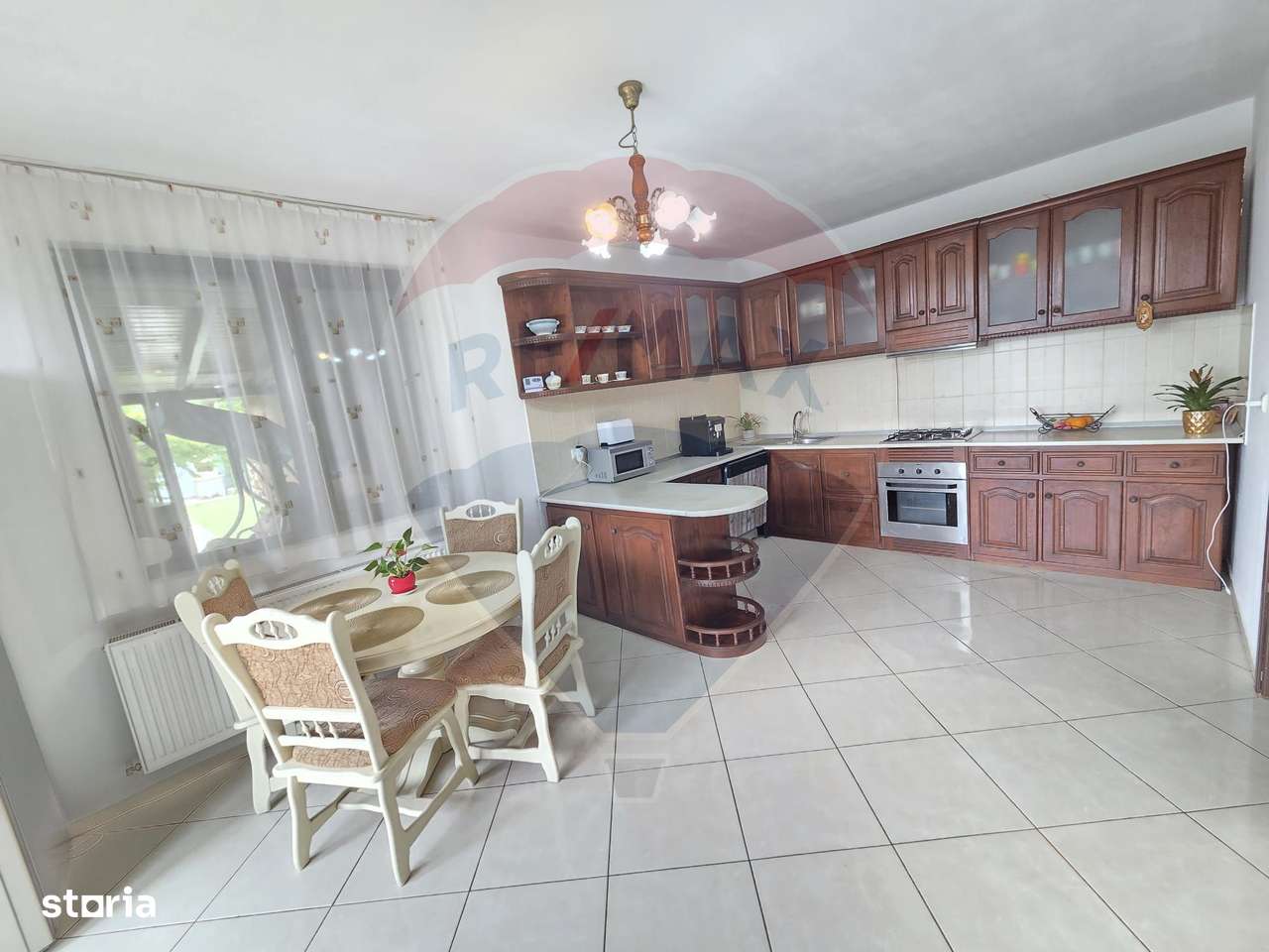 Casă de vis cu 4 dormitoare intr-o zona linistita din Salonta - Imagine principală: 2/20