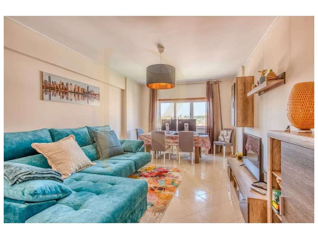 Apartamento T3 com parqueamento e arrecadação em Corroios - Grande imagem: 3/13