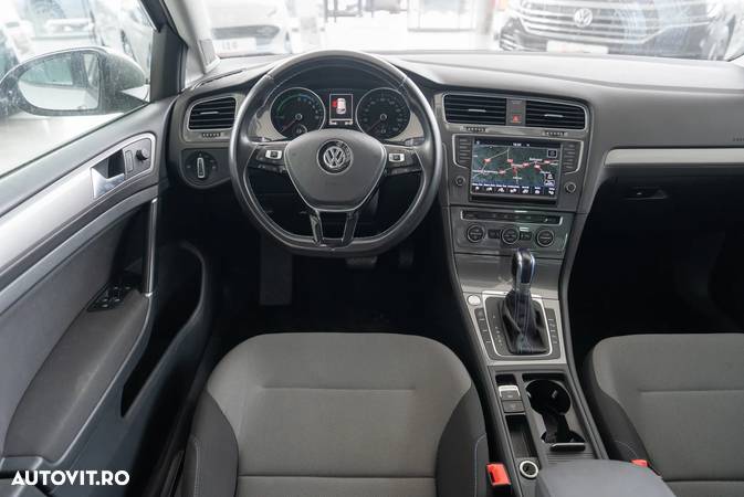 Volkswagen Golf e-Golf - 16