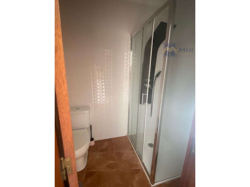 Apartamento T2 junto estação CP Valadares-18