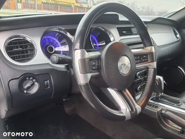 Ford Mustang 3.7 V6 Premium - 12