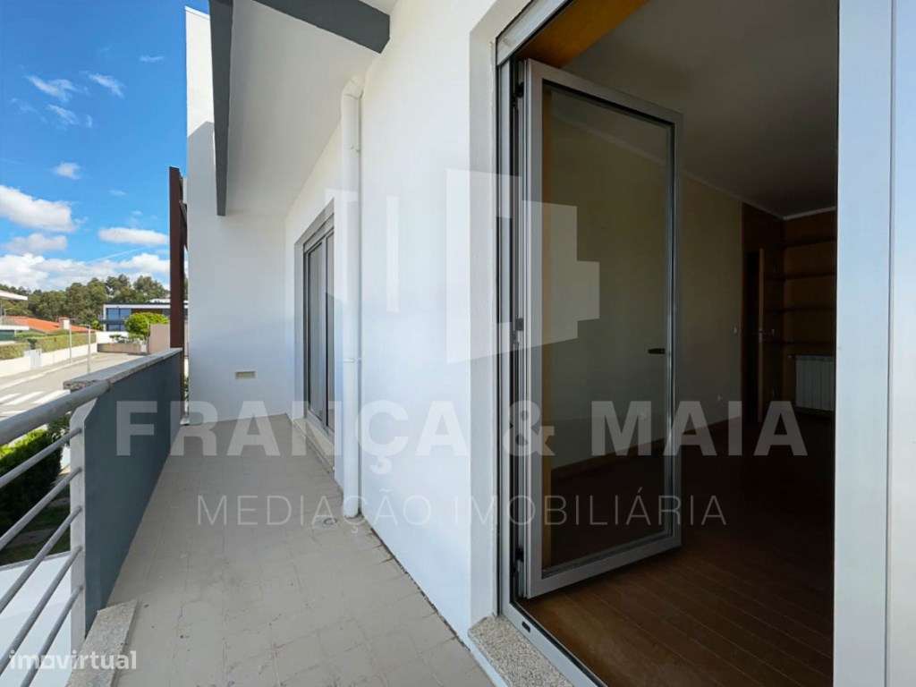 Moradia T3 Renovada com Áreas Excepcionais e Potencial até T5 em Pe...-18