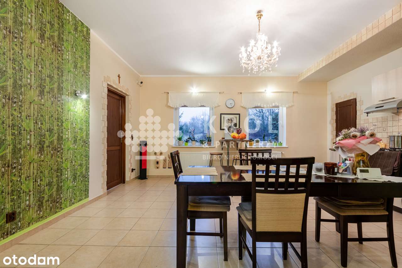 Dom w zabudowie bliźniaczej z potencjałem w Dobrej-4