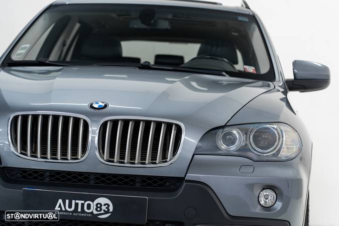 BMW X5 4.8 i - 19