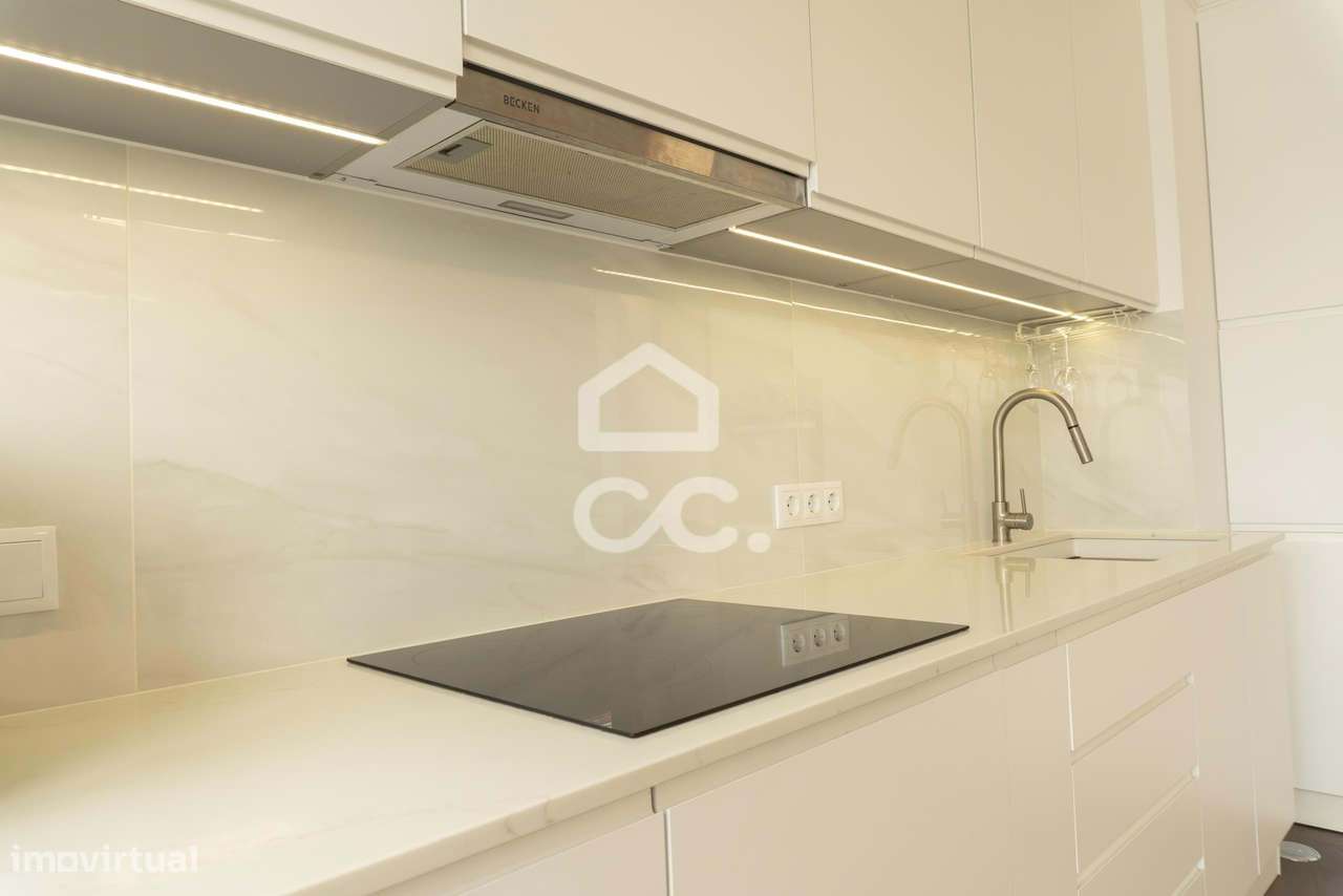 Apartamento T2  Renovado Alfornelos/ Metro-6