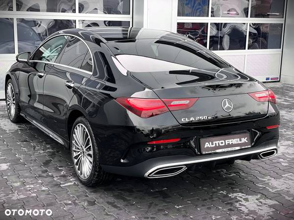 Mercedes-Benz CLA 250 E AMG Line 8G-DCT - 9