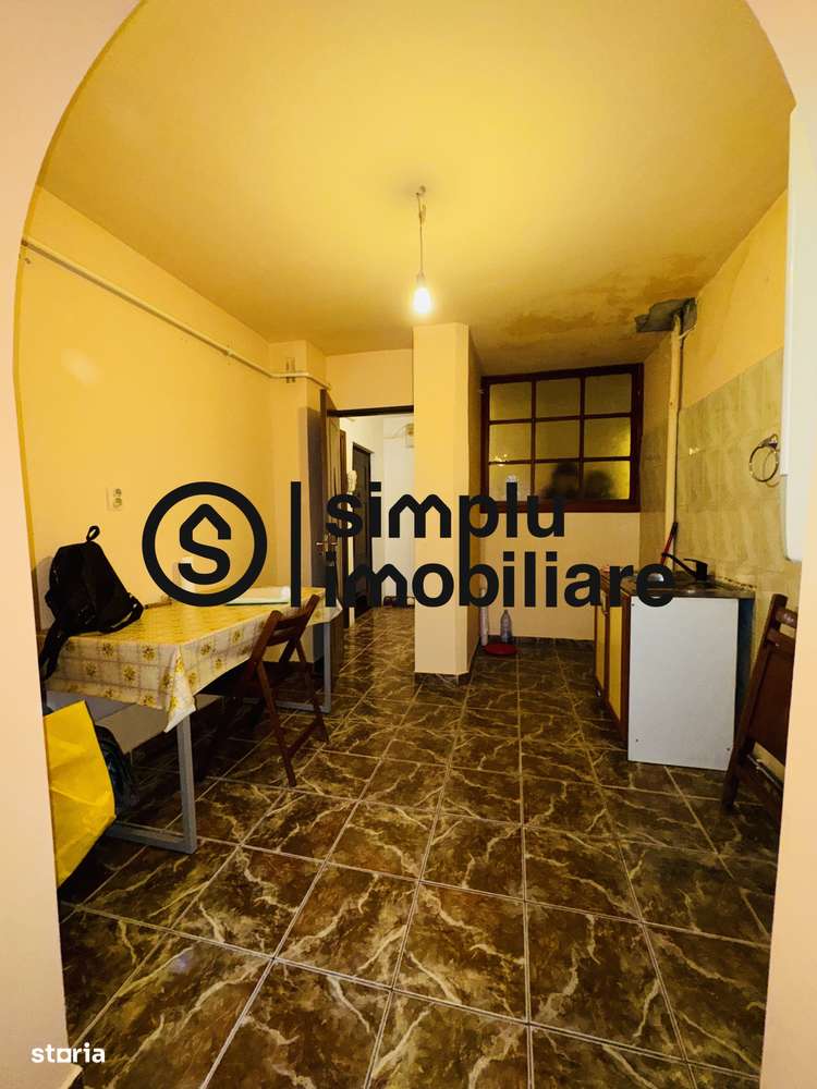 Apartament 2 camere, decomandat -1 MAI-13