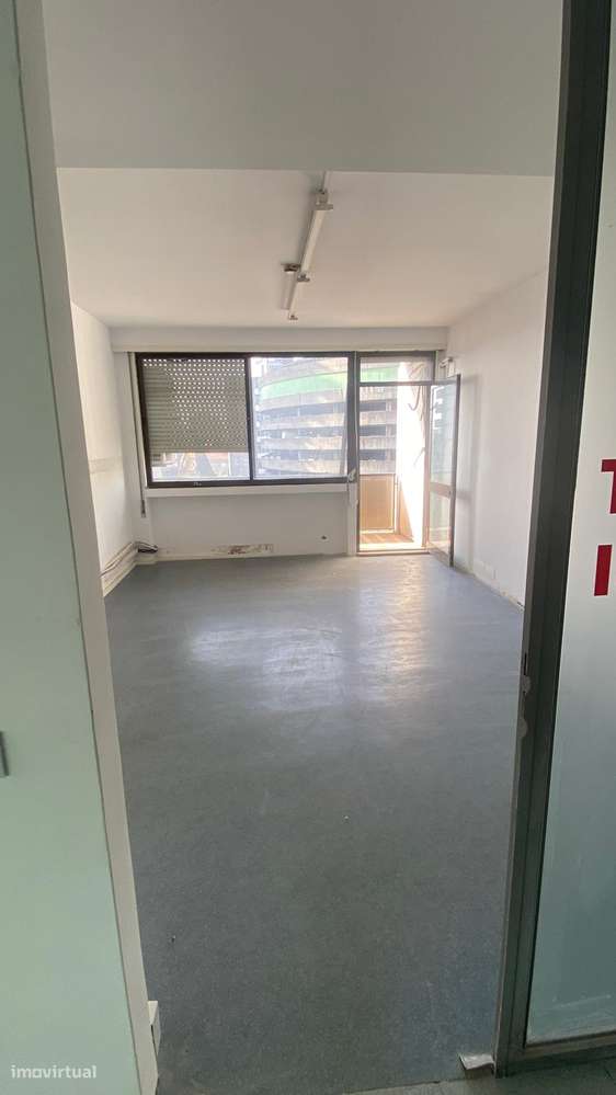Escritório de 447m², com privilegiada vista, no Centro do Porto-13