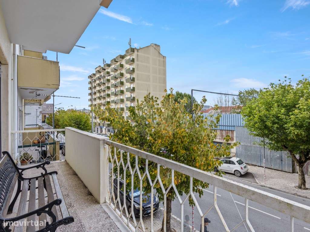 Apartamento T3 remodelado para venda no Sobral de Monte Agraço-19
