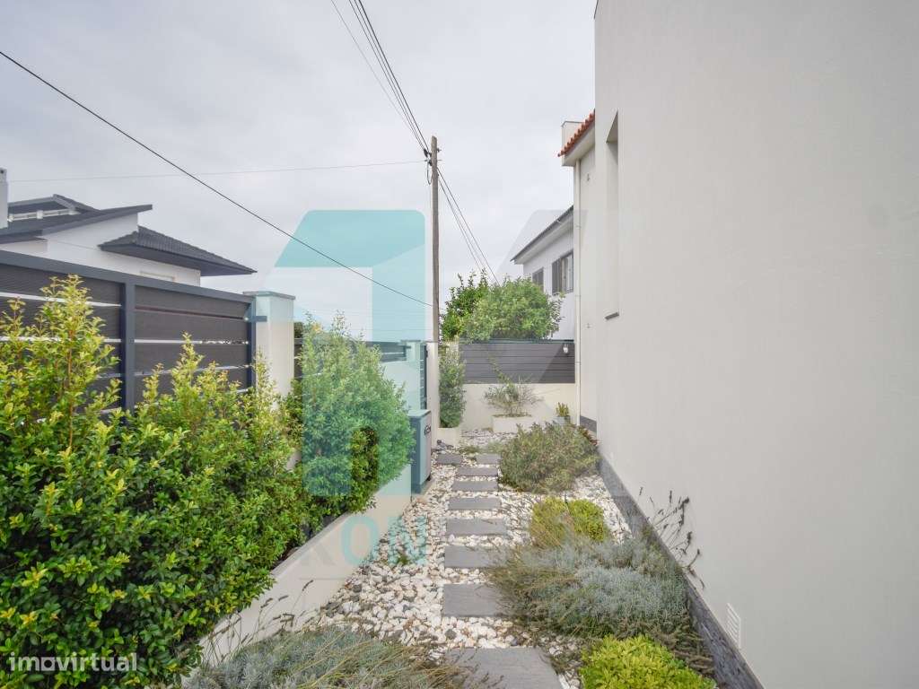 Fantástica Moradia geminada T3+1 com piscina - São Domingos de Rana-38