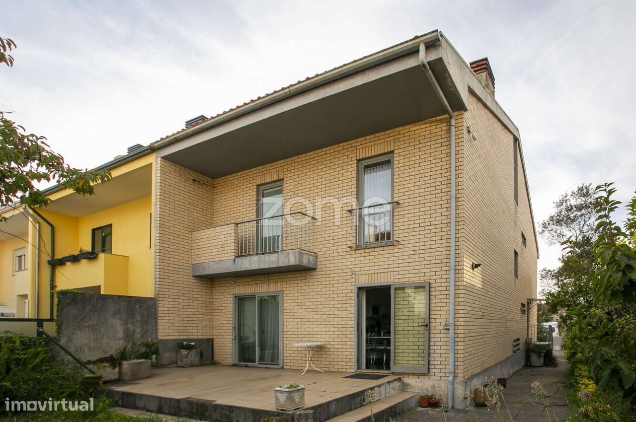 MoradiaT4+Escritório+Salão/Sótão+Jardim+Garagem 3 viaturas - Grande imagem: 5/38