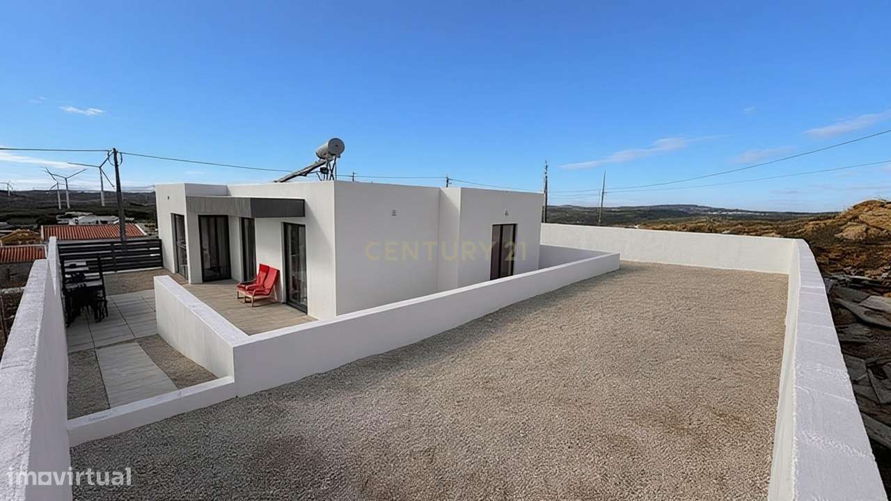 Moradia T3 + 1 com uma vista espetacular em Fonte Santa-27