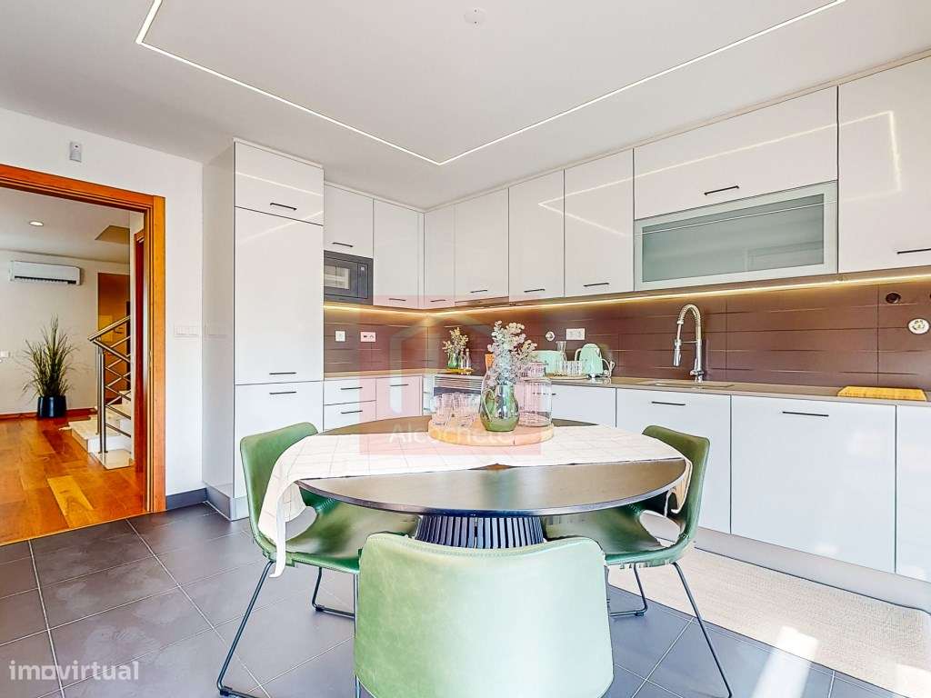 Moradia T4 geminada + Rooftoop em Alcochete-14