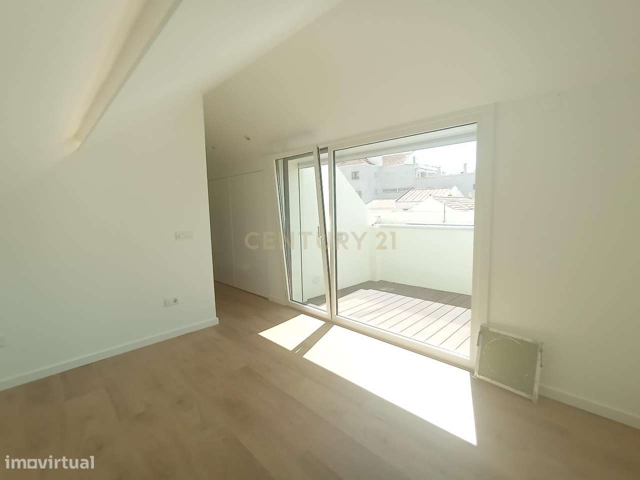 Moradia geminada no centro da Costa da Caparica-28