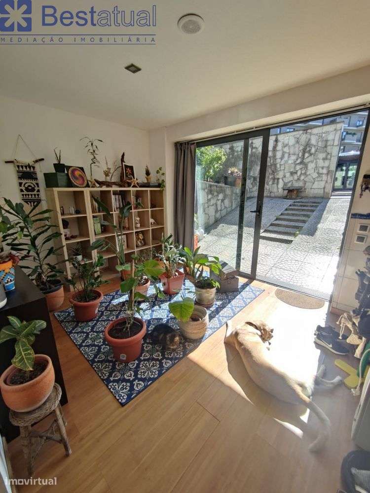 Moradia T4  C/Sótão + 1 Habitação T 3 - J/MC Donalds-37