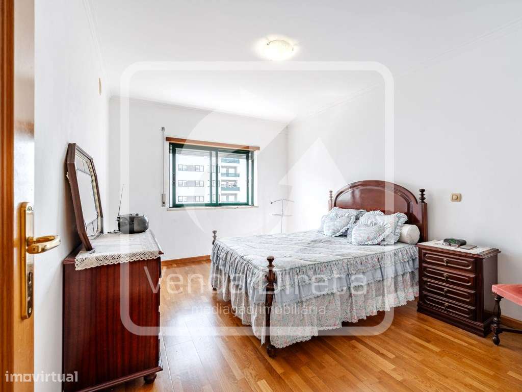 Apartamento T3 com estacionamento - Fidalguinhos, Barreiro-20