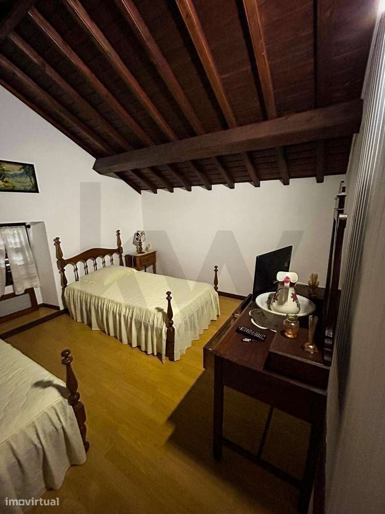 Moradia T3 + 2 Apartamentos T1+1-10