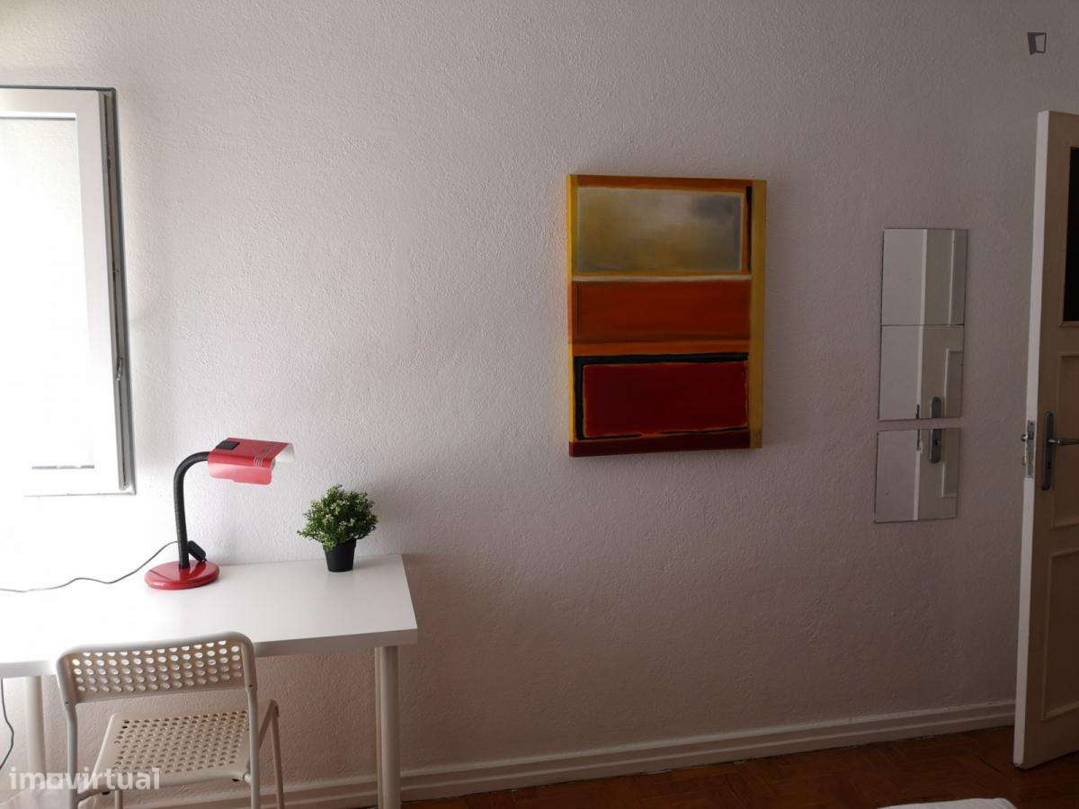 Quarto - localizado em Alvalade Lisbon - Grande imagem: 5/7