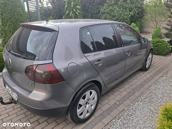 Volkswagen Golf - 2