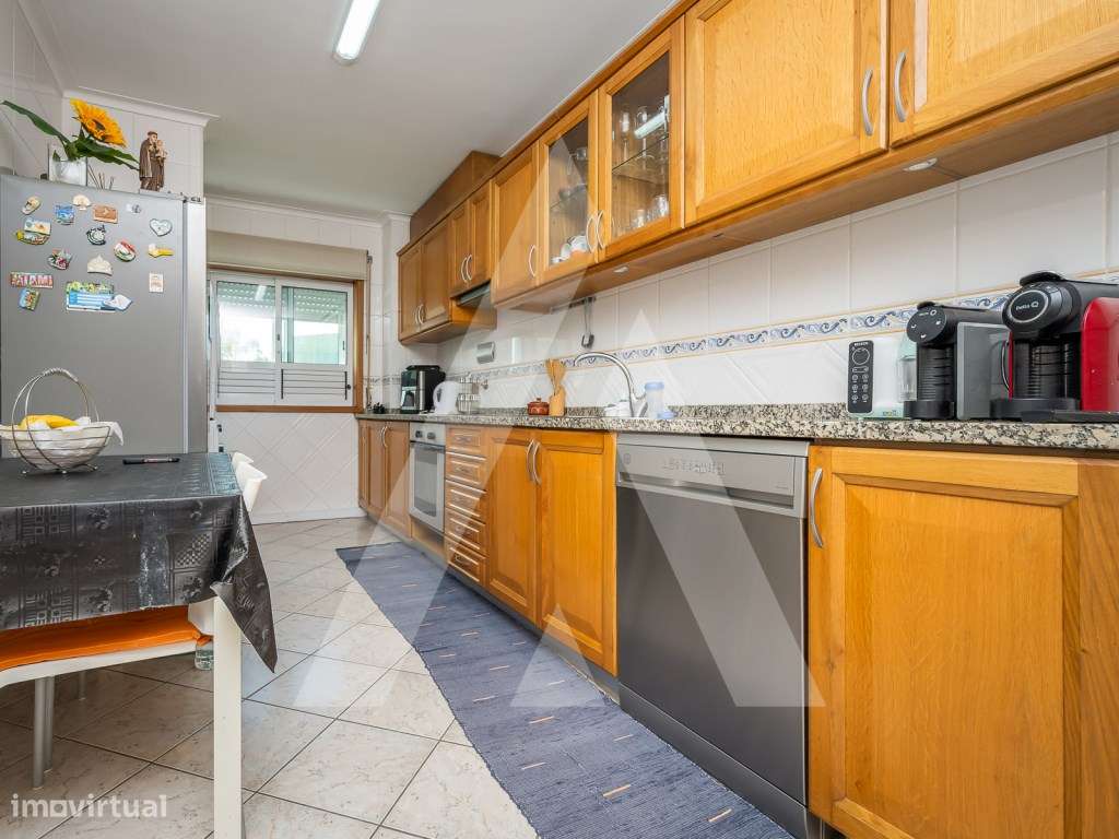 Apartamento T2 no Último Piso com Garagem Fechada - A 5 min de Sant...-5