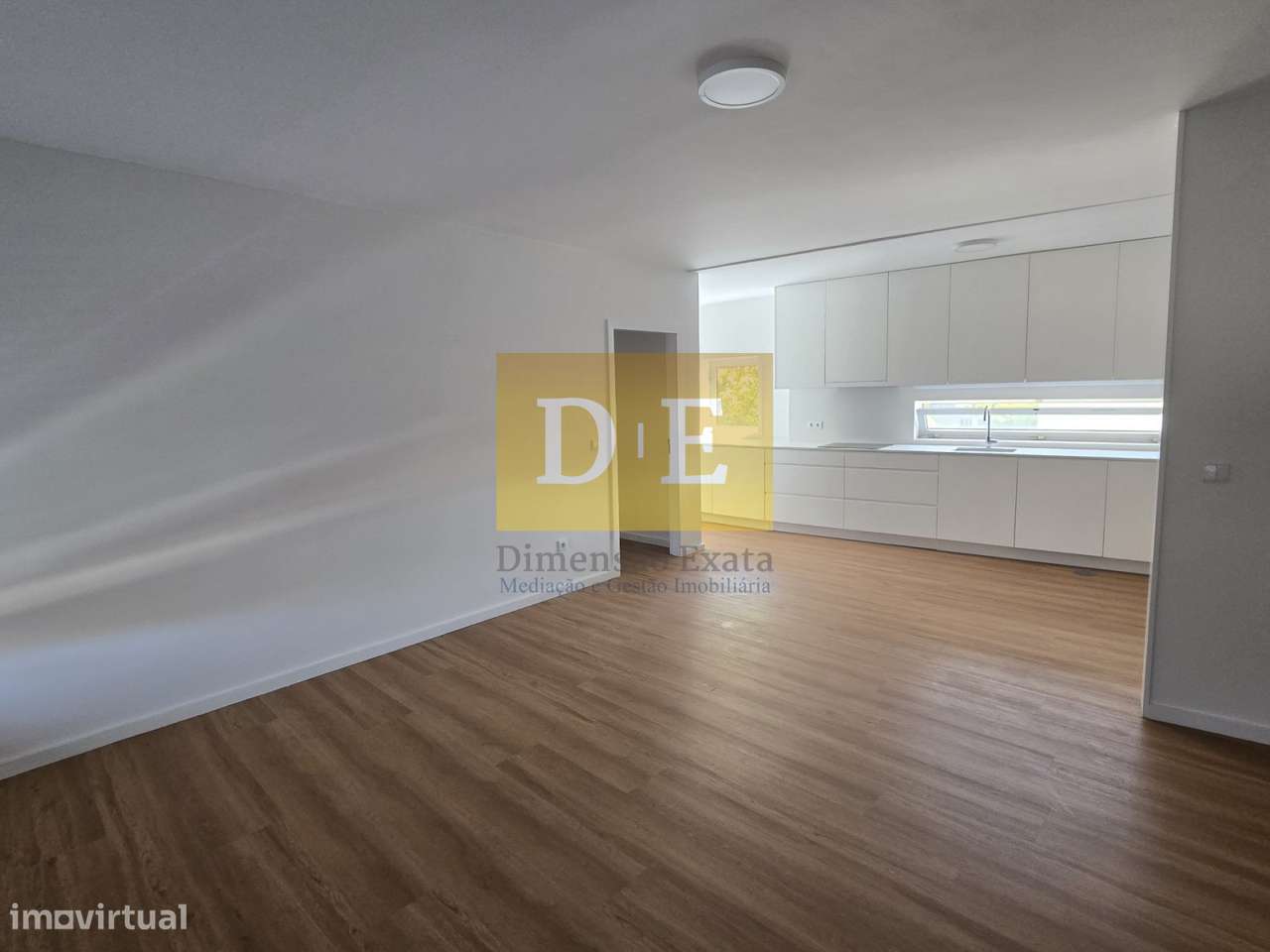 Apartamento T4 em Zona Central da Sª da Hora Junto à Estação do M-4