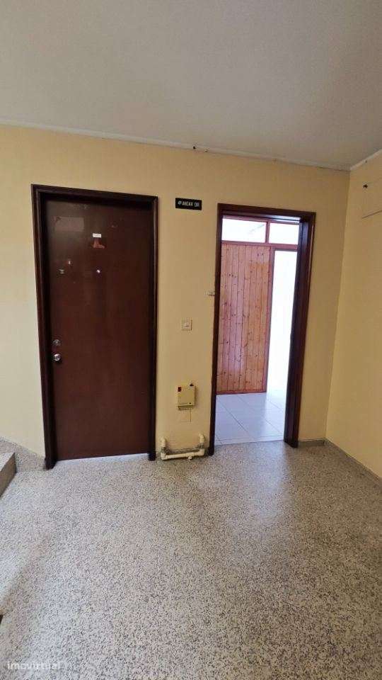Escritório / 20m2 /  Rua Brito Capelo / Matosinhos - Grande imagem: 3/10