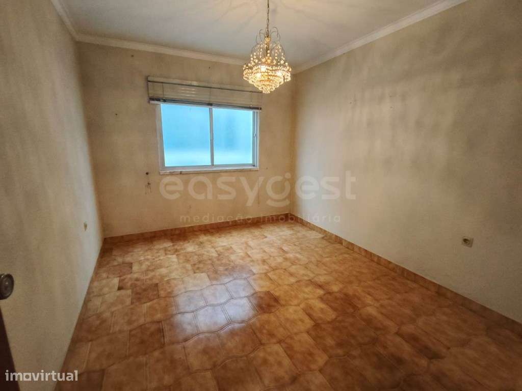 T3 - Loja Convertida em Habitação a 400m da Praia | Excelente para ... - Grande imagem: 3/17