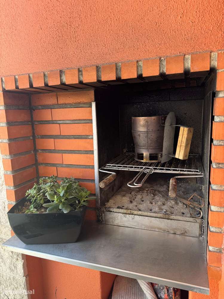 Apartamento T3 com 3 casas de banho e garagem-32