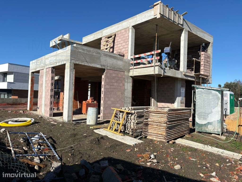 Fantástica Moradia T4 com Jardim e Piscina - Grande imagem: 5/35