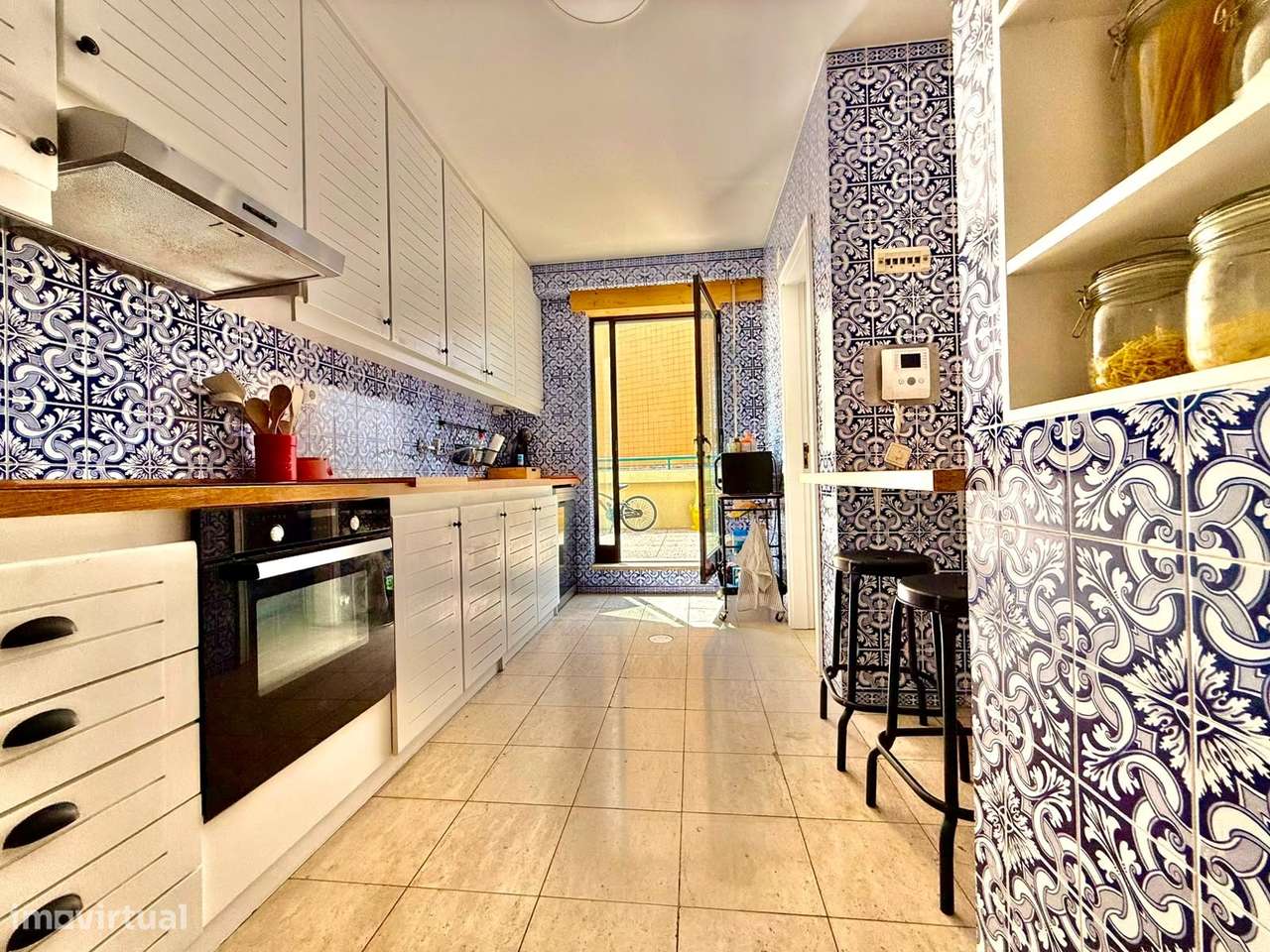 Apartamento T2 MOBILADO, no último piso, em Soares dos Reis!-10