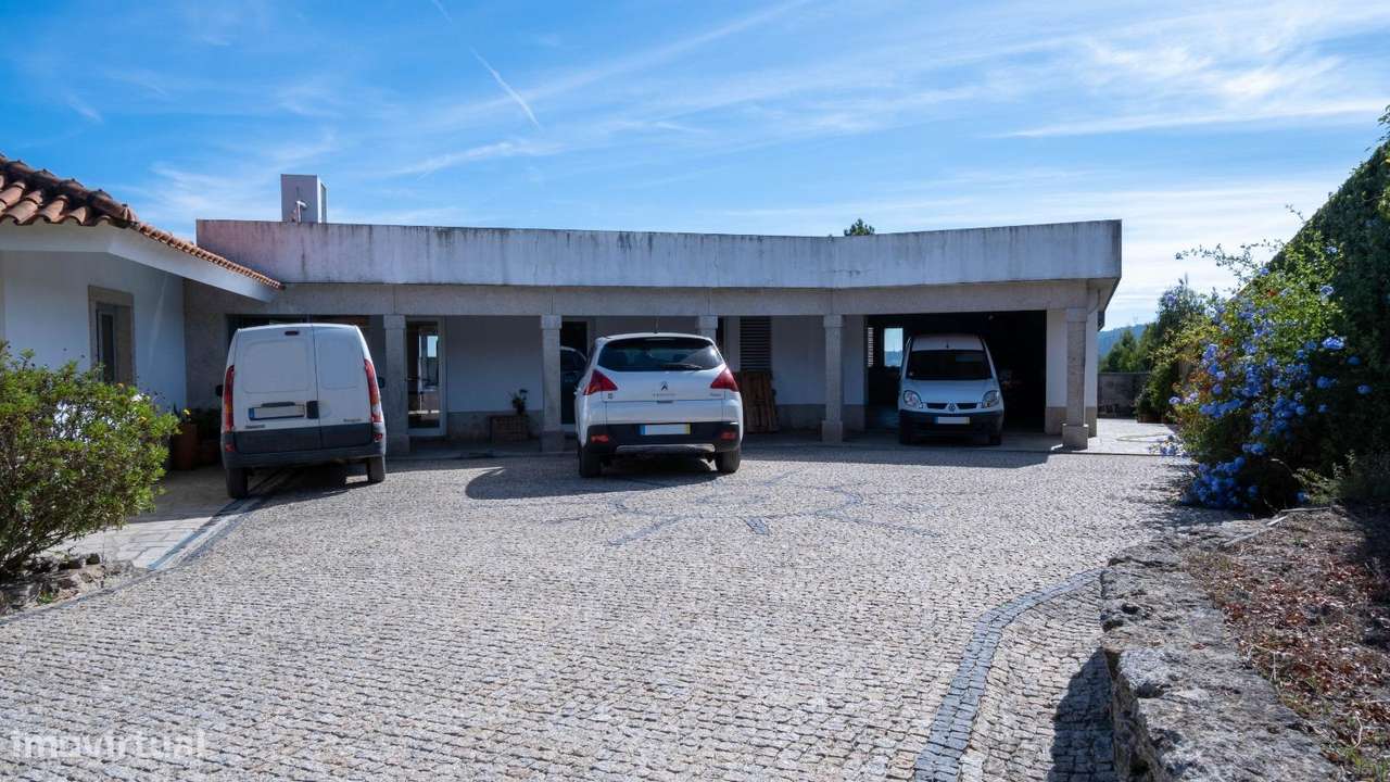 Moradia Térrea de 596m2 em Terreno de 10.000m2 | Paços de...-45