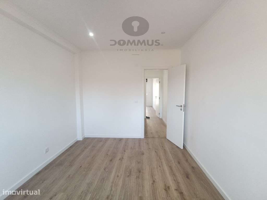 Apartamento T2 Totalmente Remodelado no Cacém-16