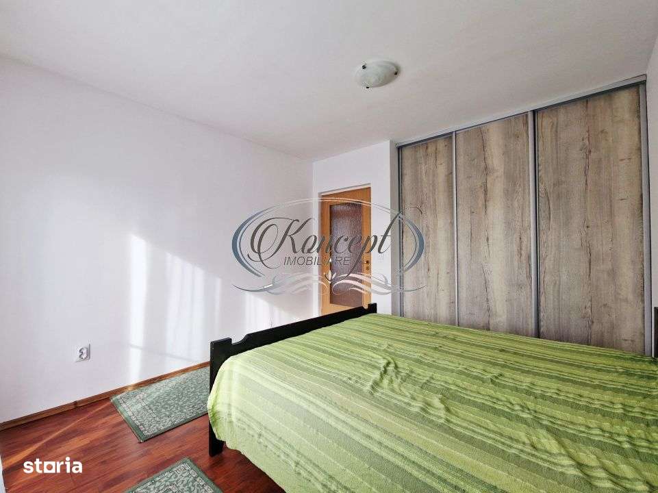 Casa moderna cu mansarda si curte comuna in zona Campului-6