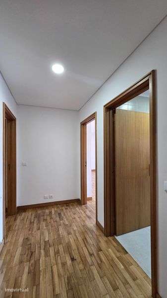 Apartamento Arrendar - Junto Av. da Republica, V.N.Gaia - Grande imagem: 5/12