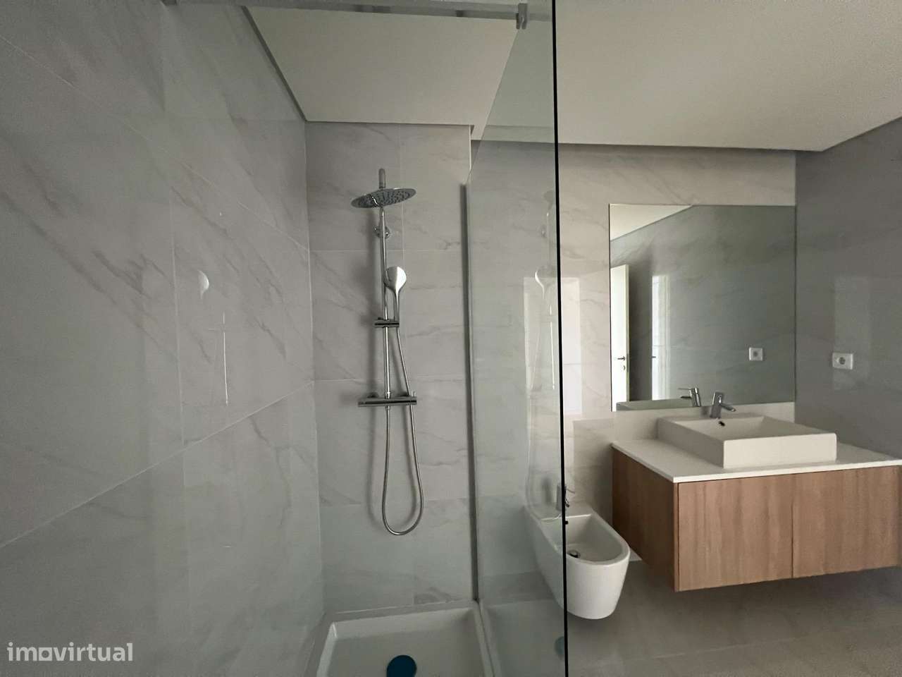 T2 novo c/ estacionamento e varanda - URBANIZAÇÃO MOINHOS DO...-36