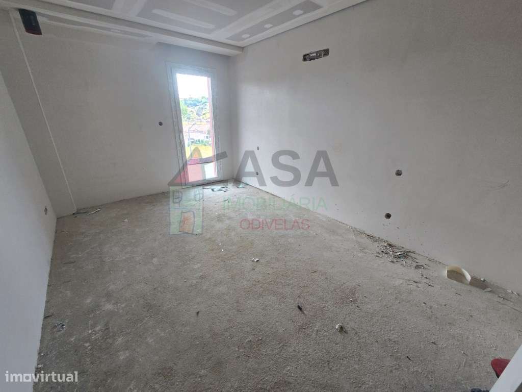 Apartamentos T2 e T3 em Caneças-6