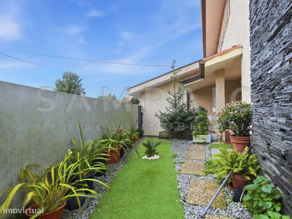 Moradia T3 - Valbom/S. Cosme-27