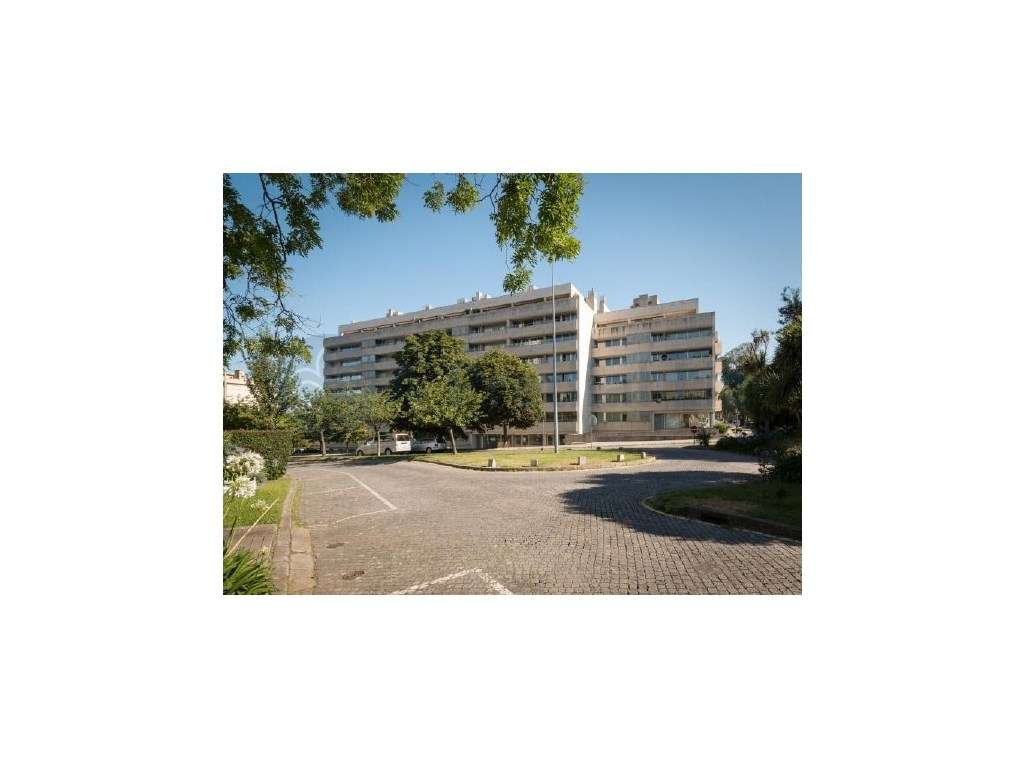 Apartamento T3+1 Duplex - À Av. da Boavista-30