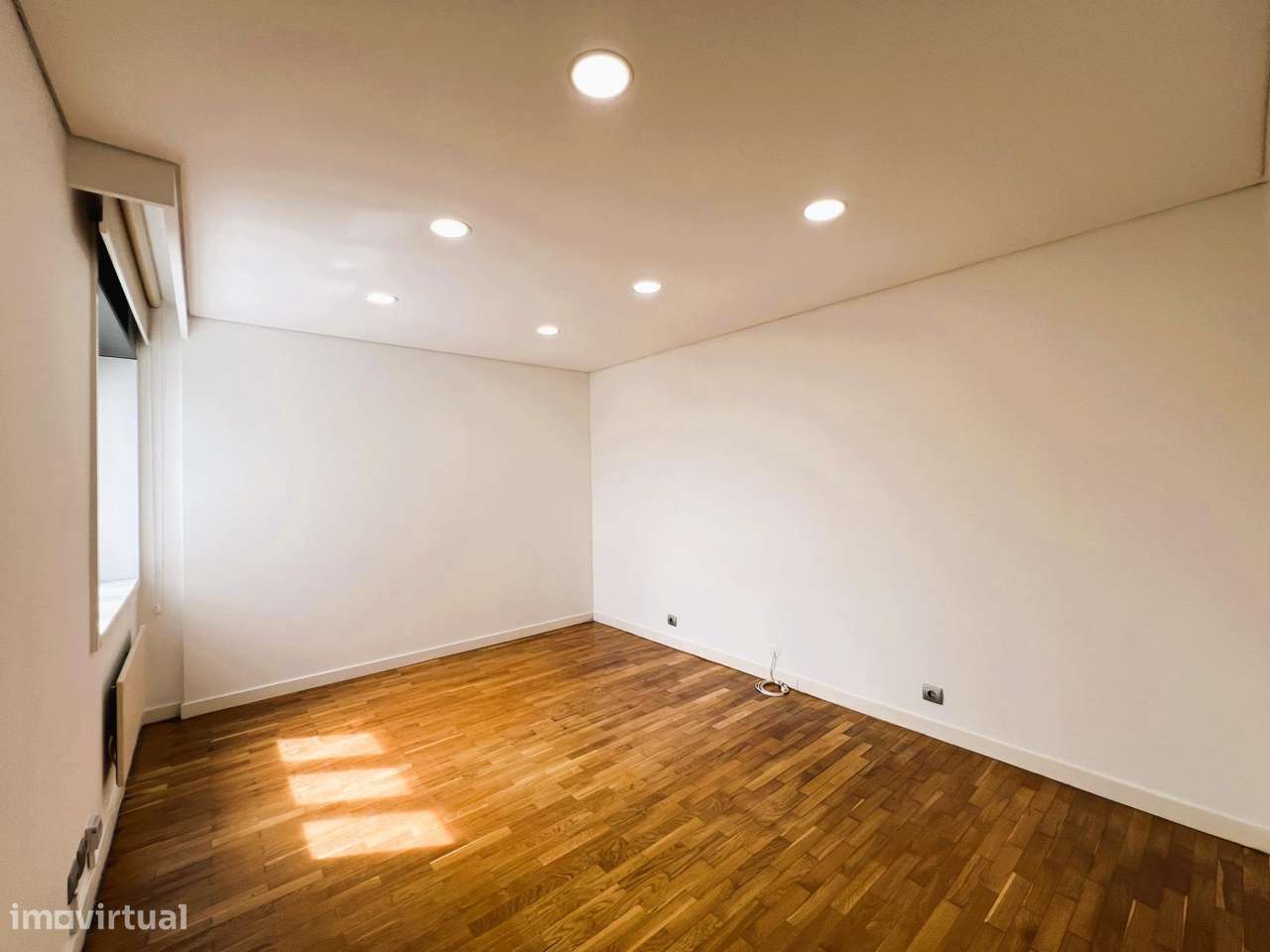 Apartamento T3 (vista panorâmica e garagem fechada 2 carros)-16