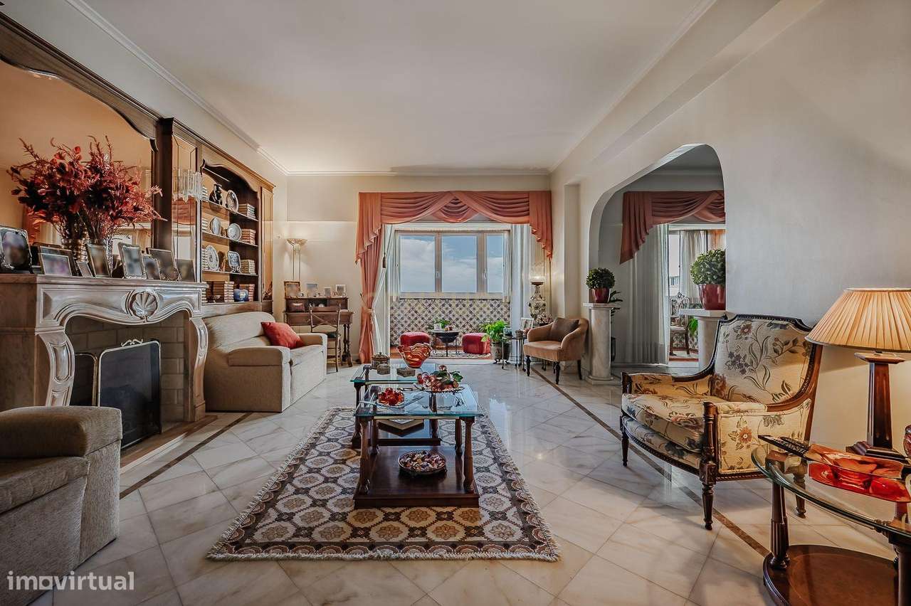 T4 Torres do Restelo – Vista Mar e Rio, Garagem, Arrecadação, Roupeiro - Grande imagem: 4/37